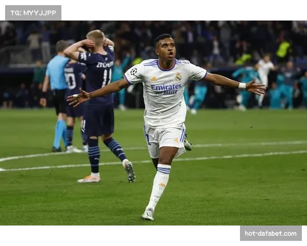 皇马边路冲击力骤降该如何应对调整球队战术与人员配置